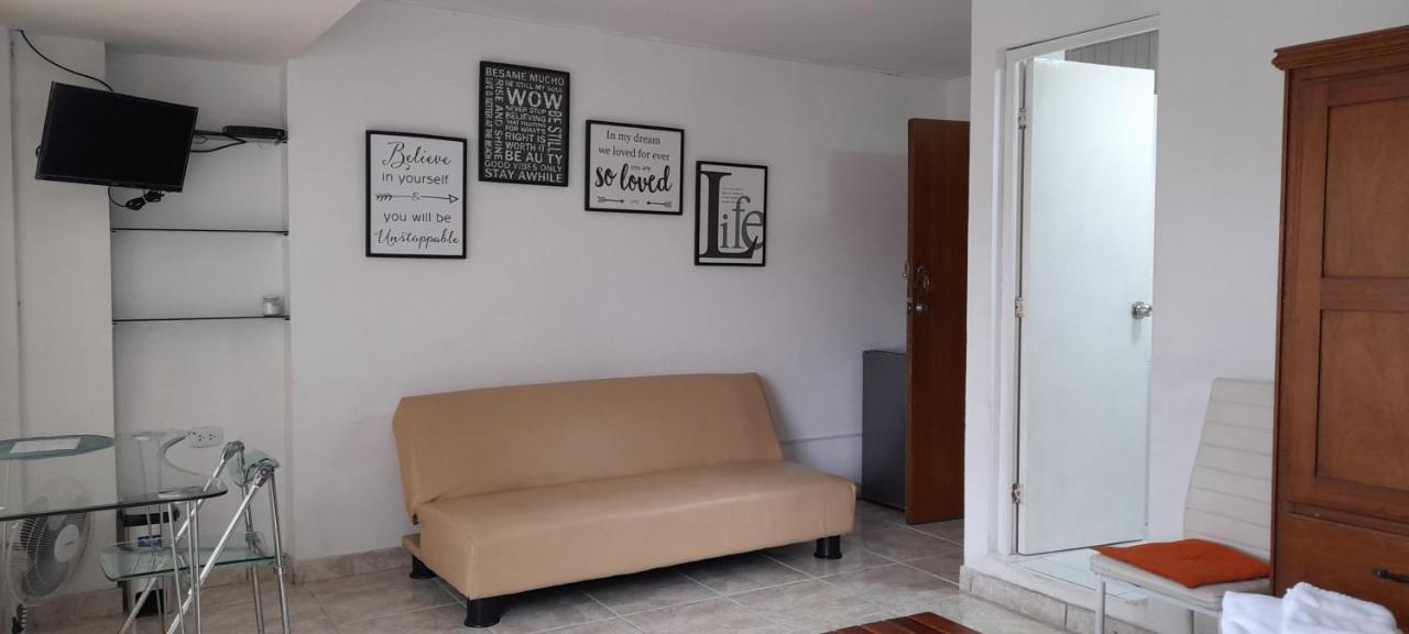 Hospedaje De Lidia Lima Luaran gambar
